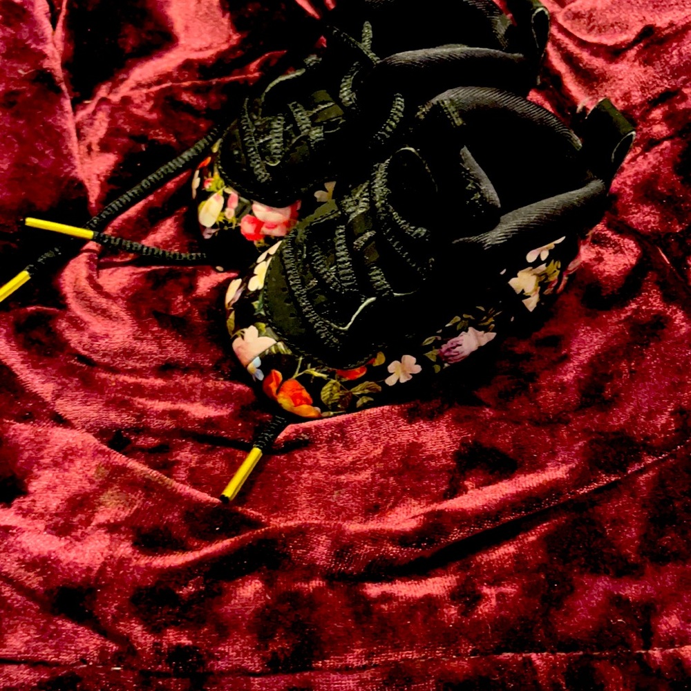 Nike crib One Floral foamposite
